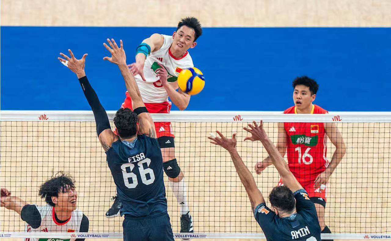 关于遭8连败！世联赛-中国男排0-3保加利亚仅1人得分上双的信息