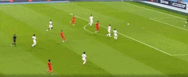 东亚杯-张玉宁失单刀国足0-2日本遭两连败