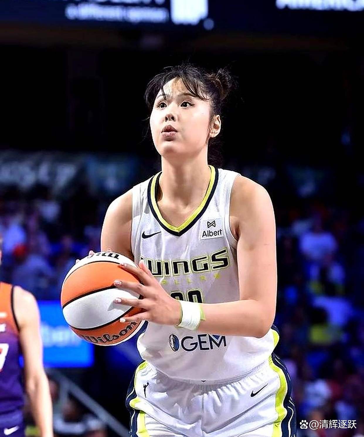 19分12篮板！李月汝取得WNBA生涯首次两双的简单介绍