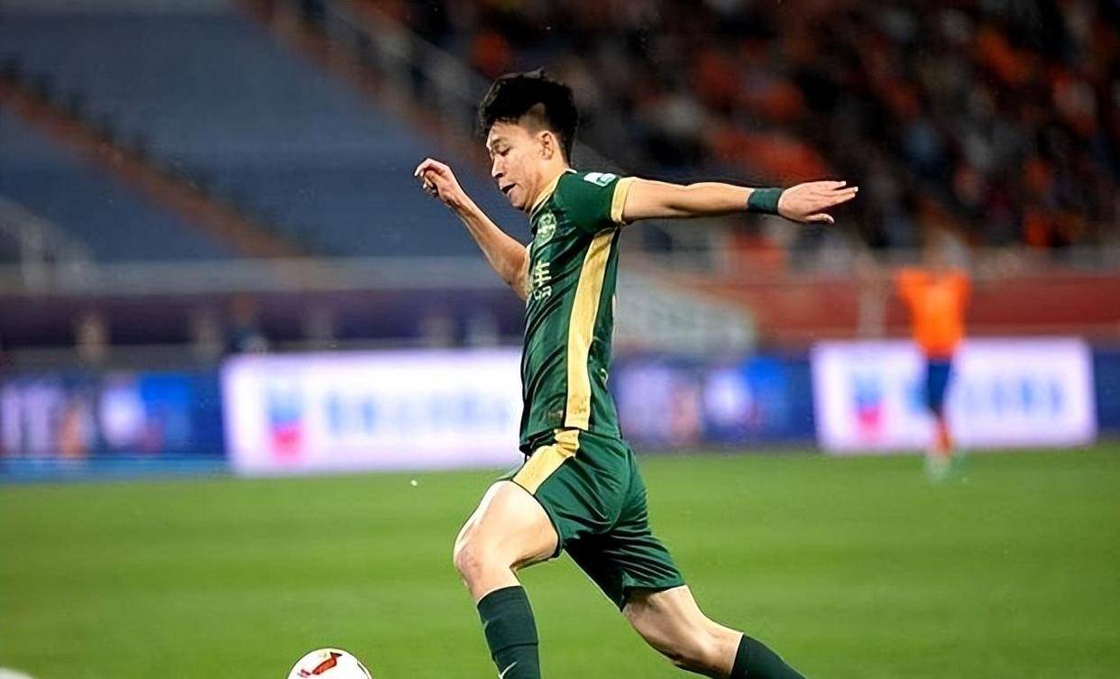 关于突发！国足东亚杯23人基本确定，久尔杰维奇临时带队，韦世豪无缘的信息
