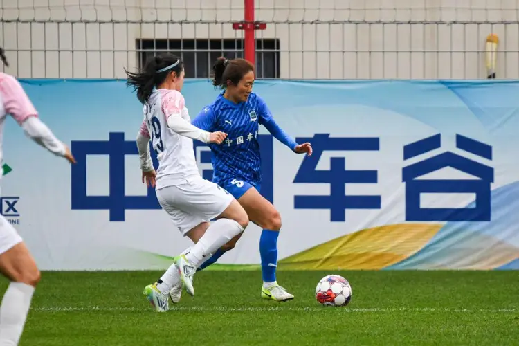 英勇征程：女足选手向胜利出发的简单介绍